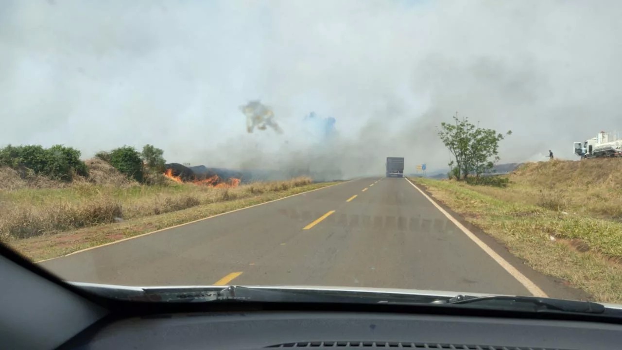 Visibilidade na estrada é baixa – Foto enviada por ouvinte da Maringá FM