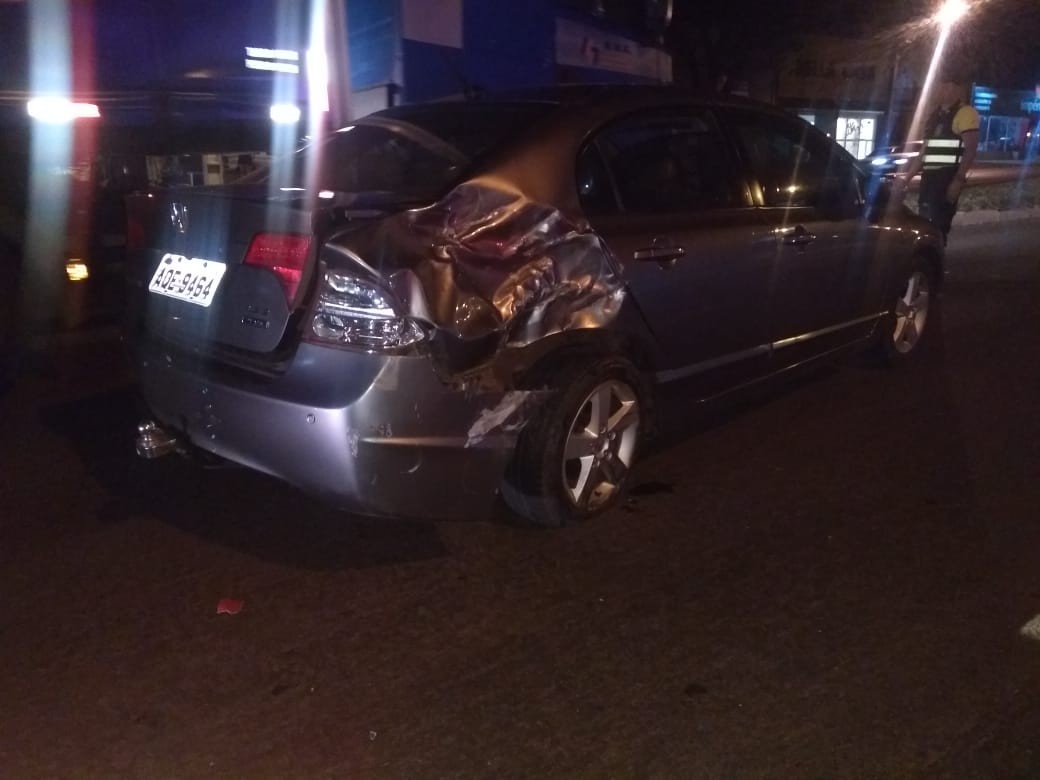 Acidente foi por volta das 23h, na Avenida Colombo - Vila Morangueira
