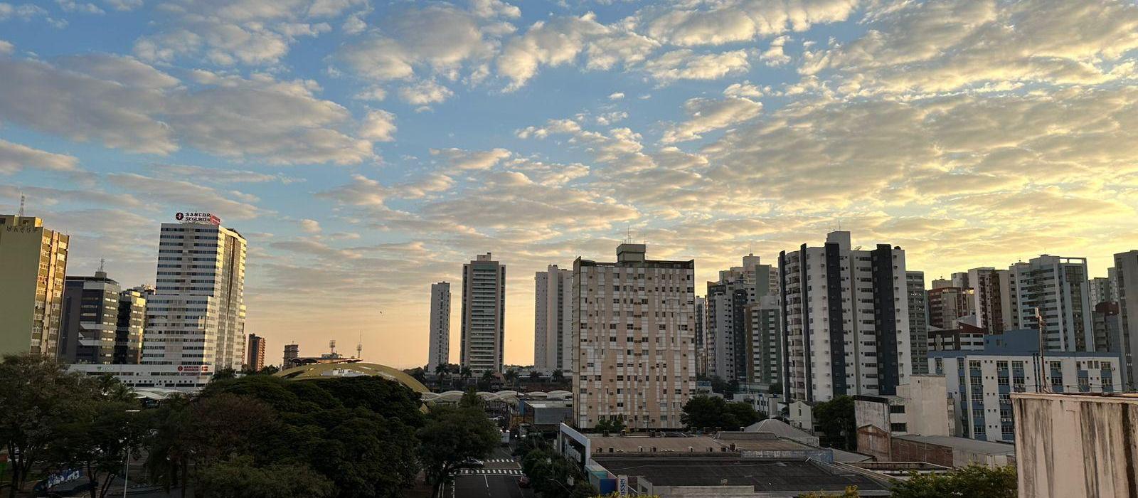 Tempo segue estável em Maringá nesta sexta (11); fim de semana também será sem chuva