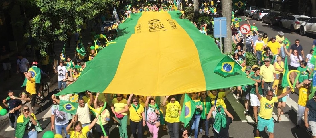 Atos pró-Bolsonaro em Maringá reúnem milhares de pessoas