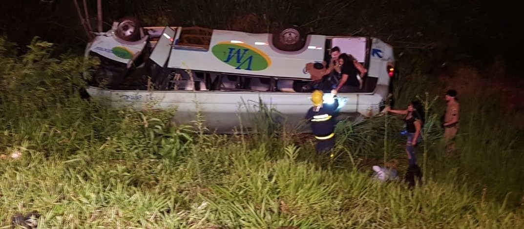 Acidente com ônibus em Campo Mourão deixou 2 mortos e 27 feridos