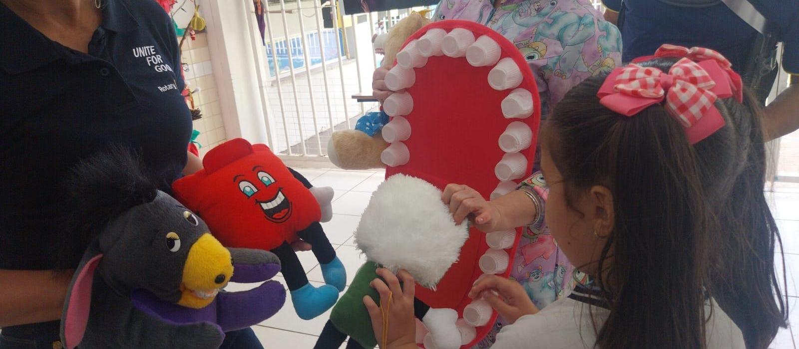 Cmei Walkíria Fontes em Maringá recebe "Entre Fios e Sorrisos"; projeto do Rotary