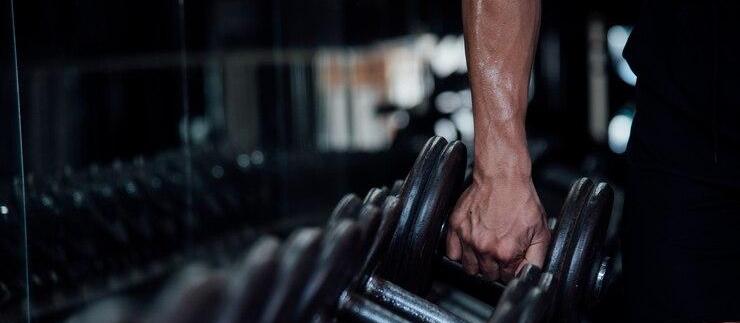 Musculação traz benefícios em todas as fases da vida, dizem especialistas