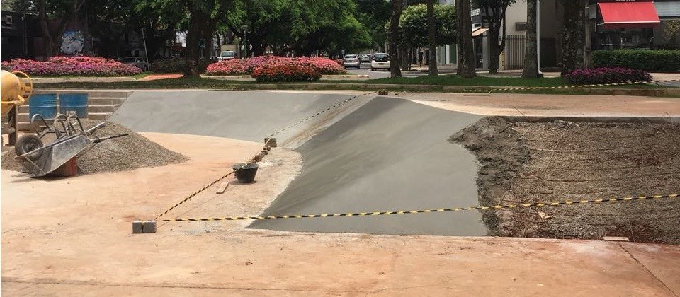 Praça de patinação da Avenida Cerro Azul é revitalizada