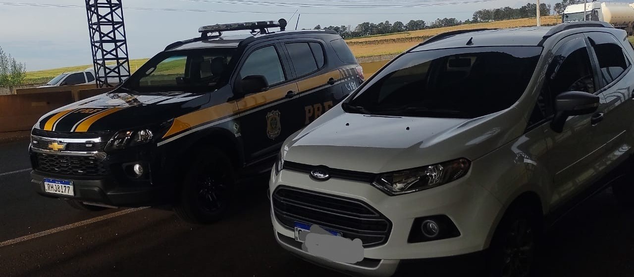 PRF recupera em Mandaguari veículo roubado em São Paulo
