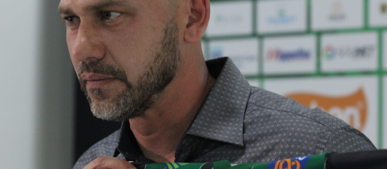 Novo treinador do Maringá FC é apresentado ao time