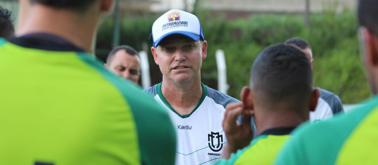  Novo técnico inicia trabalhos no Maringá FC