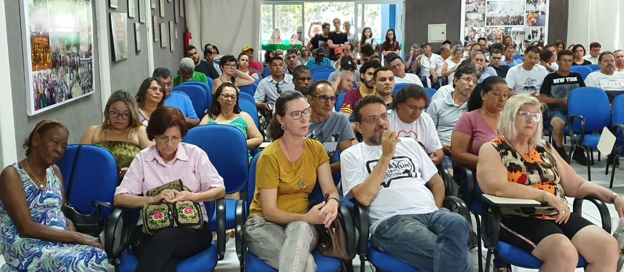 Servidores da UEM aprovam indicativo de greve para 2 de dezembro