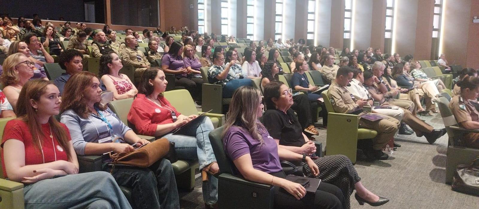 Semulher promove 1º Fórum Maringaense de Enfrentamento à Violência Contra as Mulheres