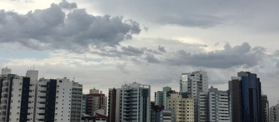 Prefeitura de Maringá alerta sobre chuva com ventos fortes