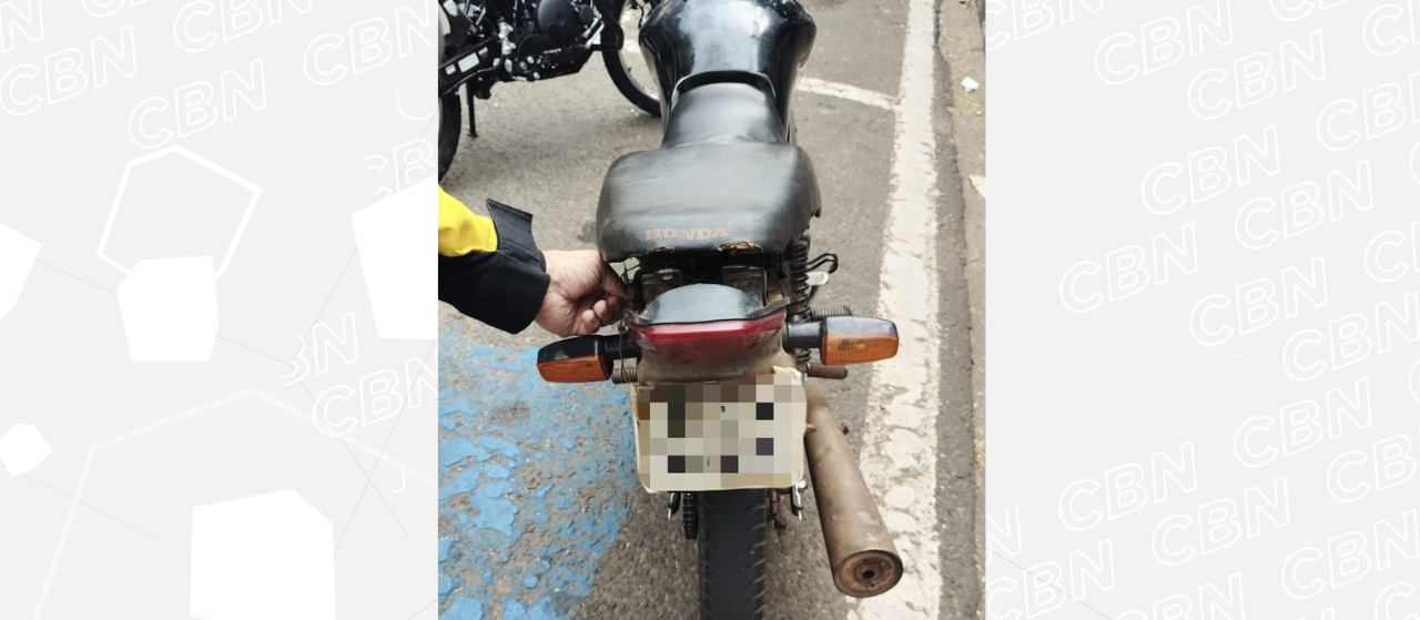 Agentes de trânsito flagram moto com 585 multas e quase R$ 190 mil em débitos