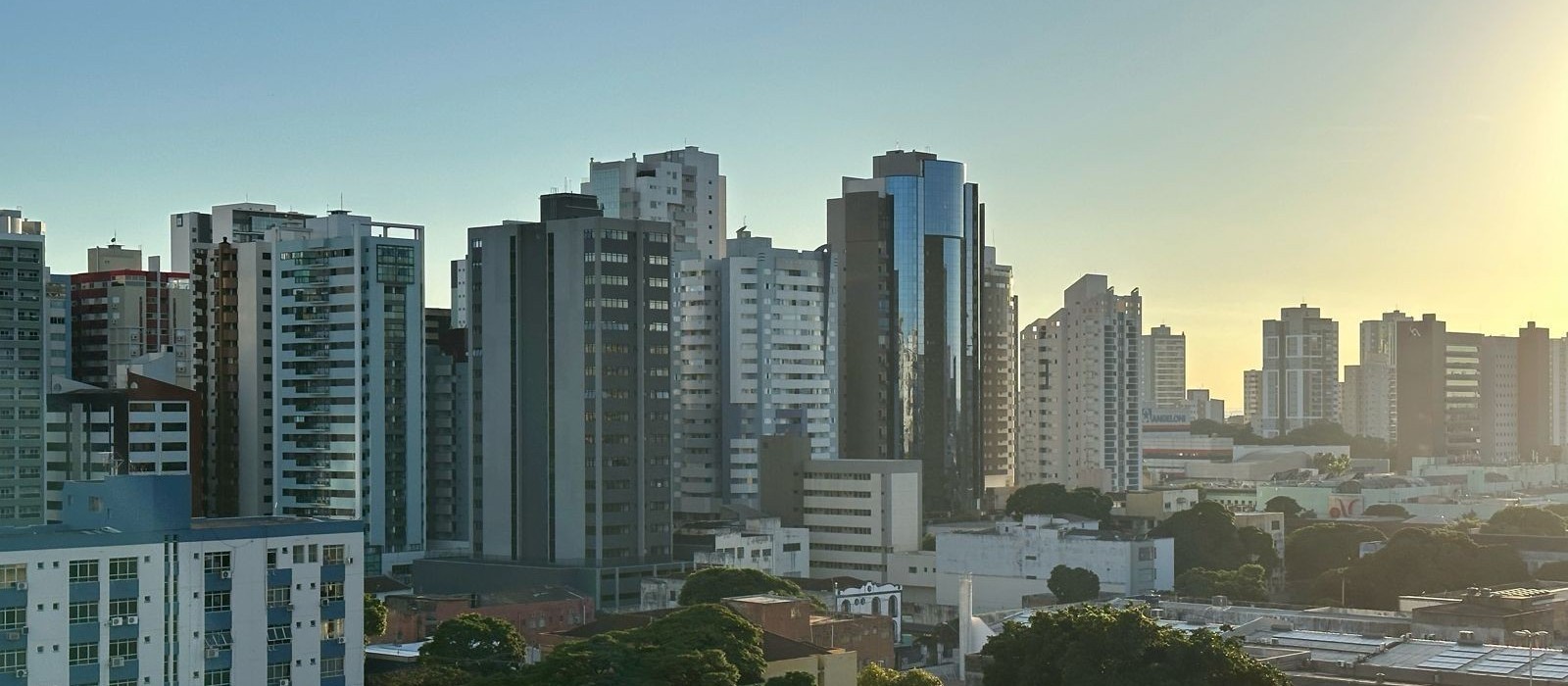 Sábado será ensolarado e de muito calor em Maringá