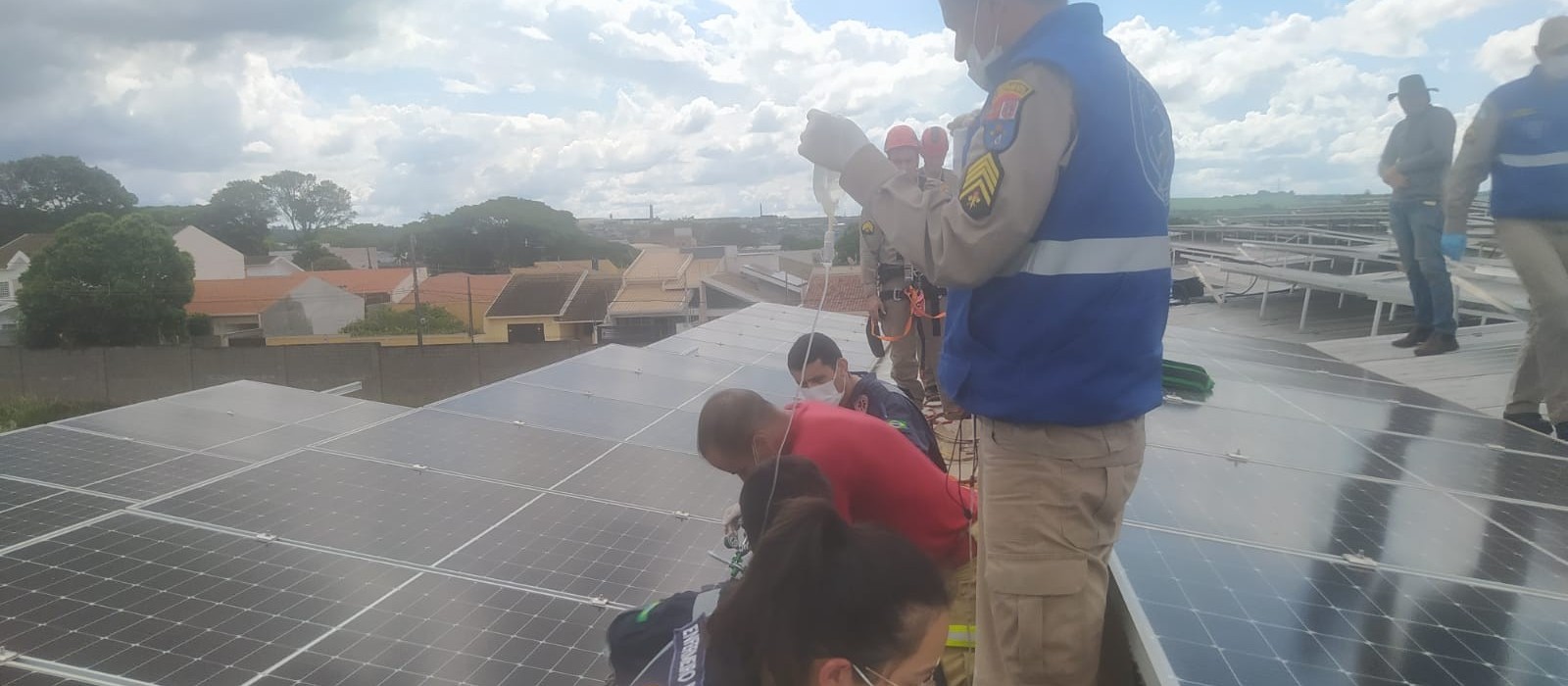 Trabalhador morre eletrocutado enquanto fazia instalação de placas solares