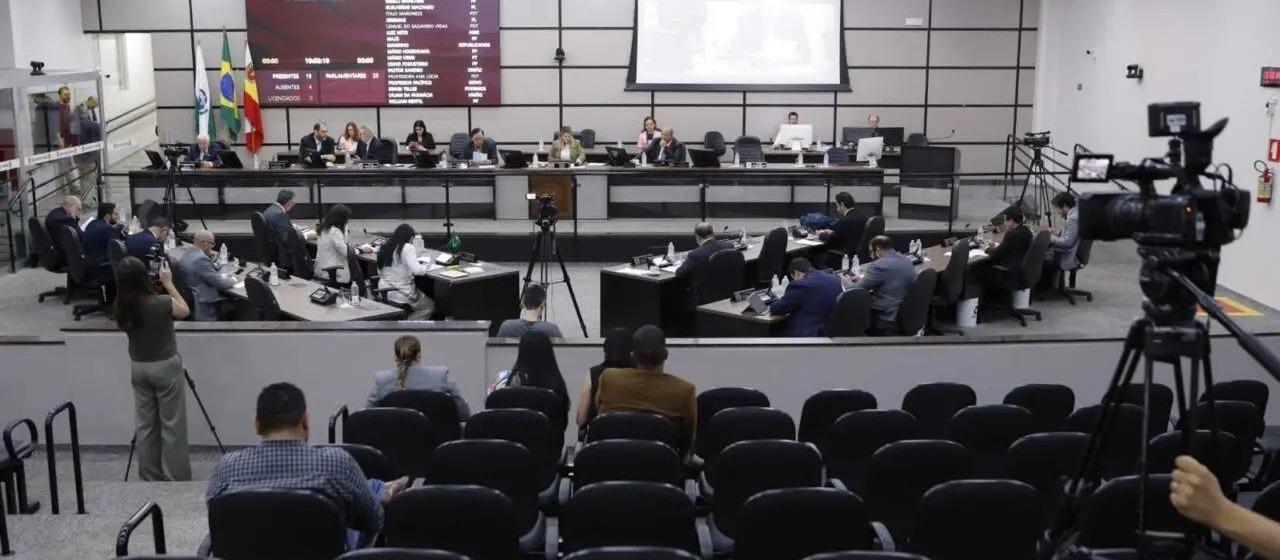 Em sessão extraordinária, Câmara de Maringá aprova pauta toda por unanimidade