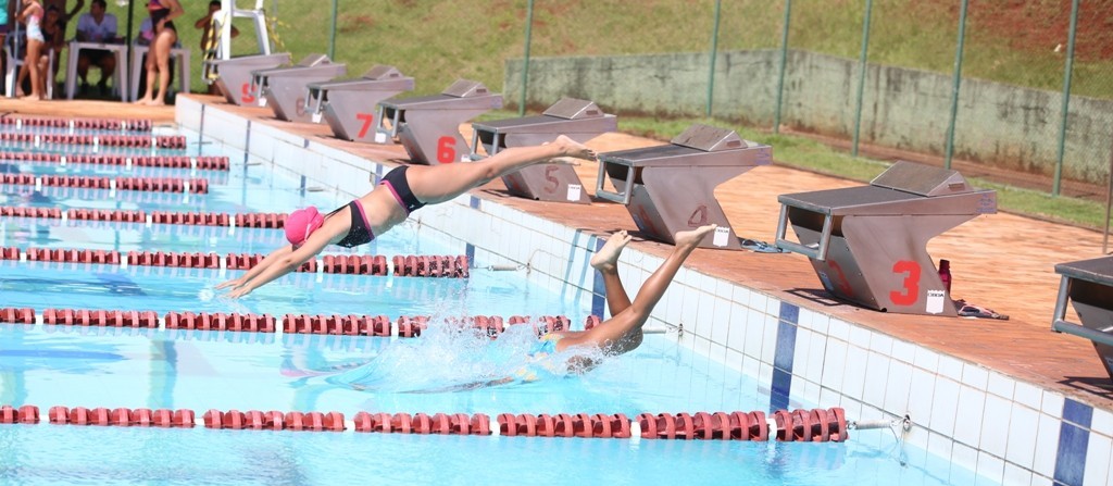 Centros Esportivos de Maringá abrem vagas para aulas de natação e hidroginástica