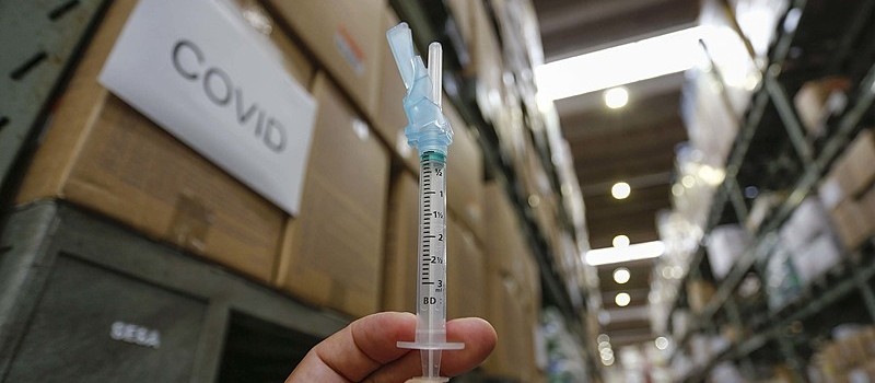 Regional de Saúde entregou quase 13 mil doses de vacinas para Maringá no sábado (26)
