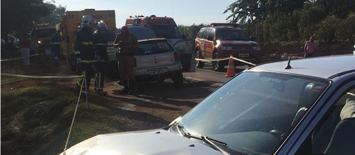 Acidente entre dois carros na PR-317 deixa sete pessoas feridas