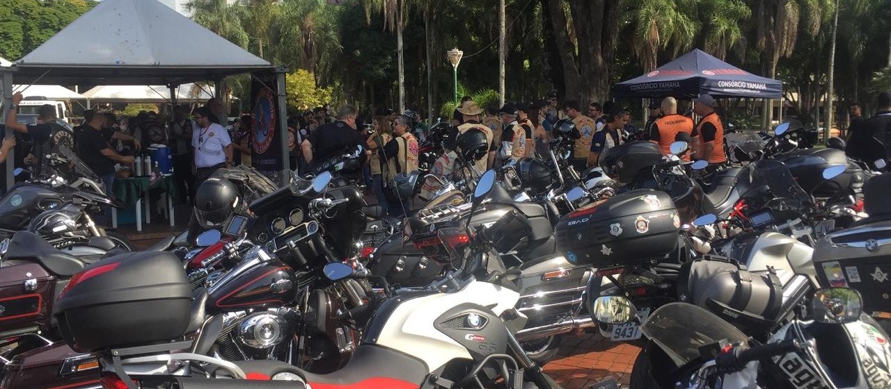 Quase 300 motociclistas participam de evento em Maringá