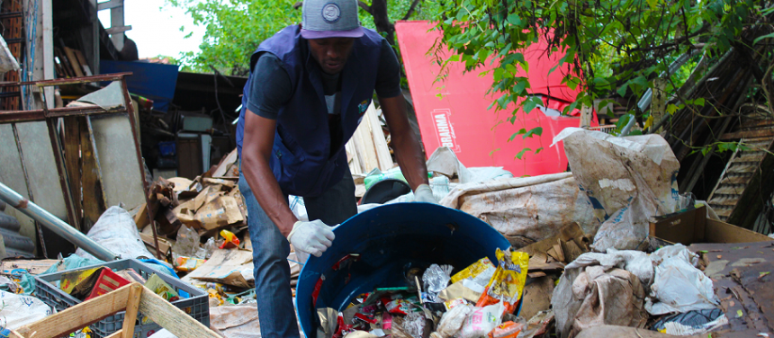  Três acumuladores de lixo são detidos em ação contra a dengue