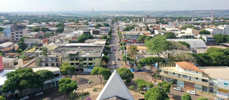 Projeto de lei permite contratação de comissionados sem exigência de escolaridade