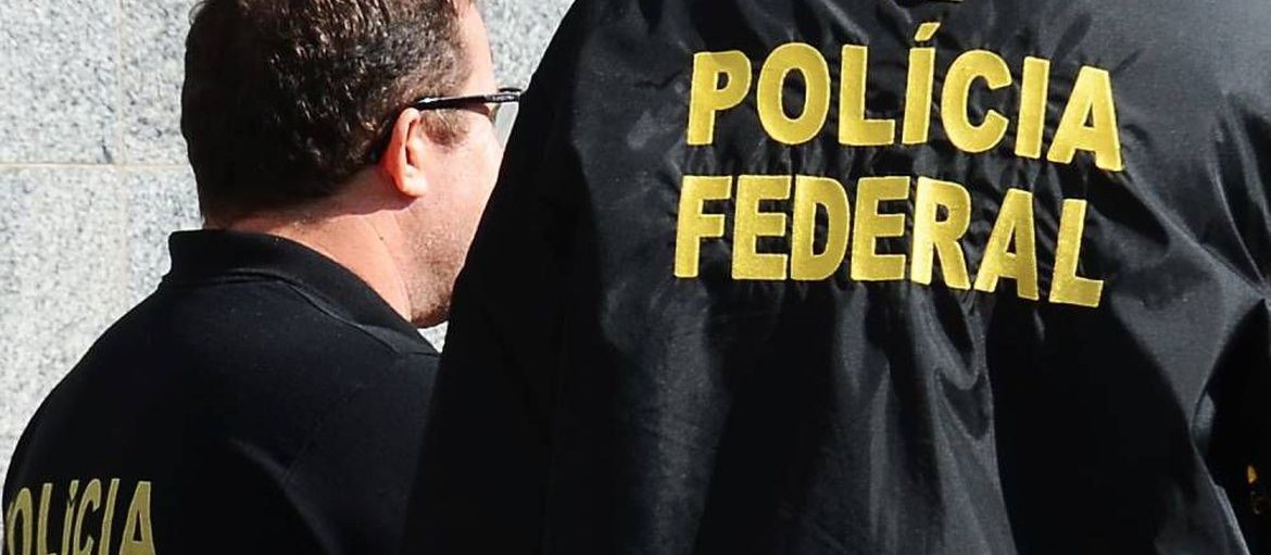 Polícia Federal cumpre mandado de busca e apreensão em casa de influenciadora de Maringá