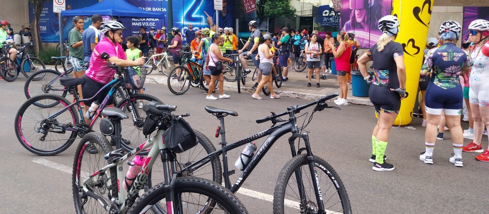 1° Passeio Ciclístico da Mulher é realizado em Maringá