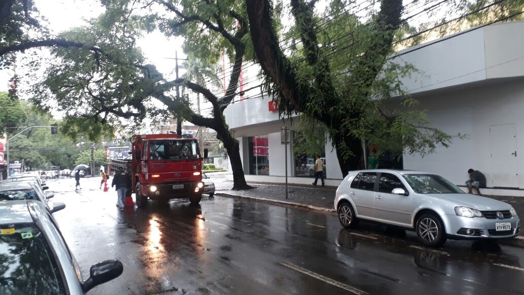 Avenida Getúlio Vargas fica sem energia
