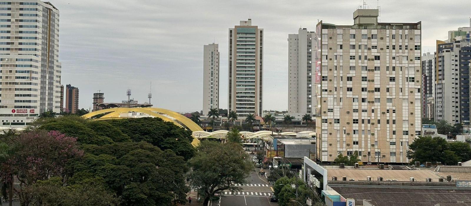 Segunda-feira (4) será de céu nublado e tempo ameno em Maringá
