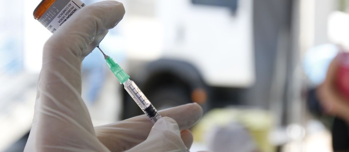 Paraná recebe mais 914 mil vacinas contra a Covid-19