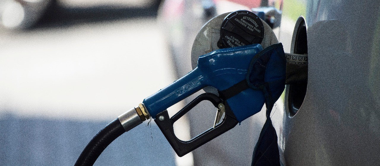 Variação do preço da gasolina comum chega a 18,73% em Maringá