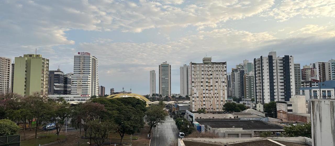 Maringá amanhece com chuva fraca nesta sexta (8); fim de semana será frio, com tempo estável