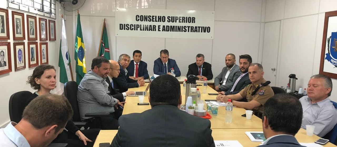 Está sendo realizada em Curitiba reunião sobre lotação carcerária