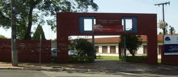 Fila para estudar no Colégio da PM de Maringá já tem 300 alunos