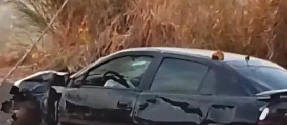 Motorista perde controle, arranca poste e causa explosão em Paiçandu
