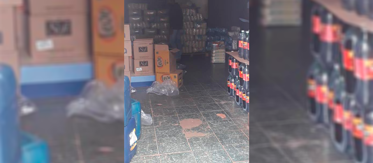 Fiscalização multa armazém em Sarandi que vendia combustível e produtos vencidos