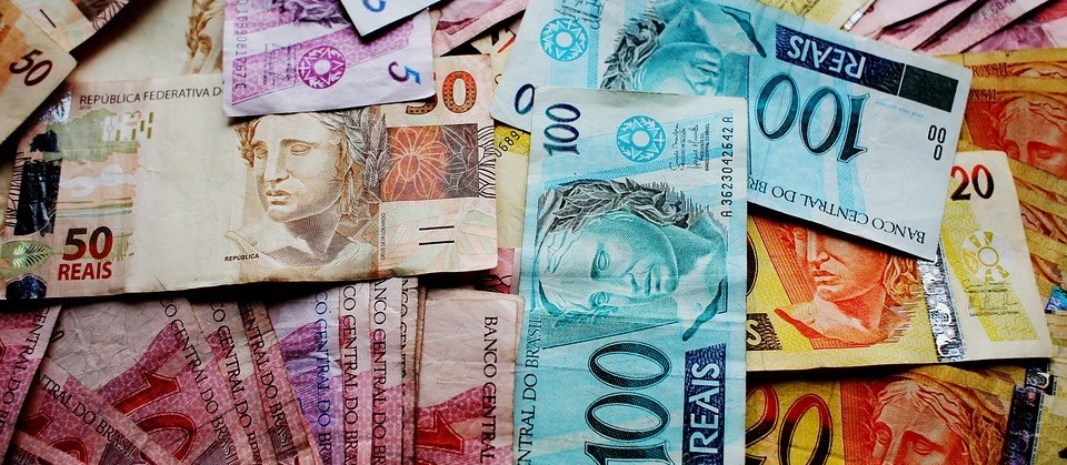 Gilson Aguiar: "bom negócio no Brasil é 'vender' dinheiro"