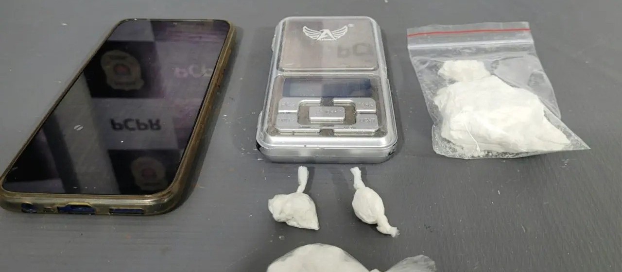 MC maringaense é preso em flagrante com cocaína próximo à UEM