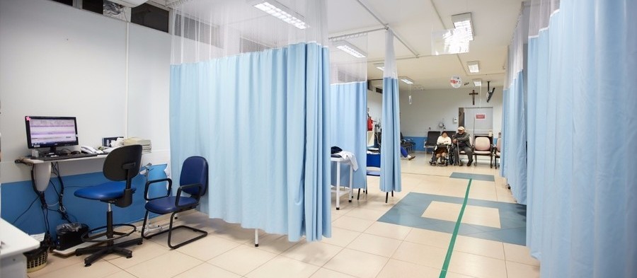 Hospitais suspendem visitas e restringem acesso de acompanhantes 