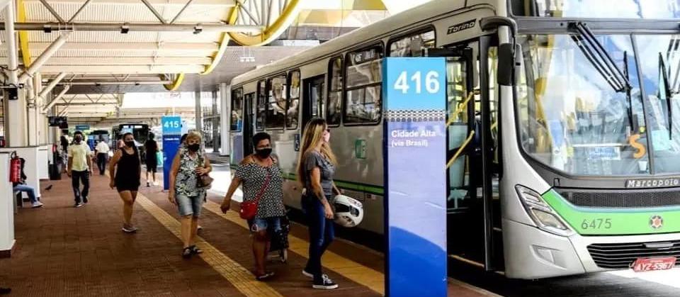 Motoristas de ônibus podem entrar em greve na segunda-feira (7)