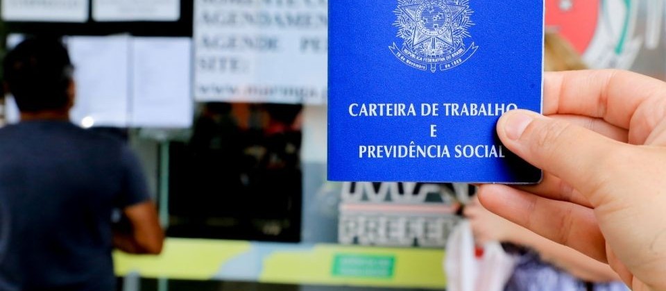 Maringá começa semana com oferta de 576 vagas de emprego