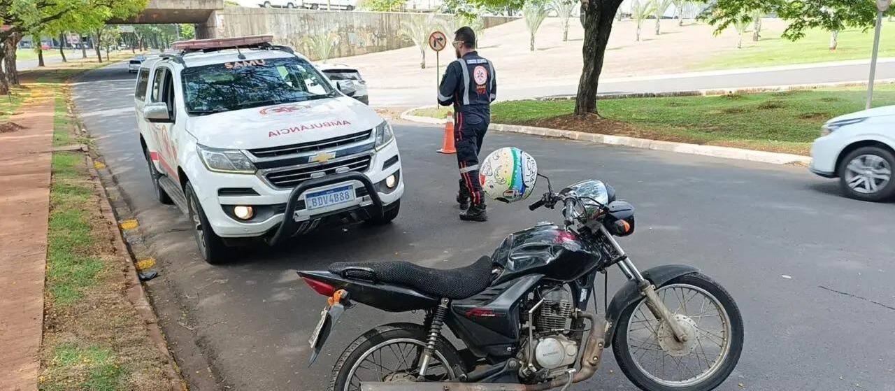 Motociclista é entubado após acidente próximo à Avenida Colombo, em Maringá