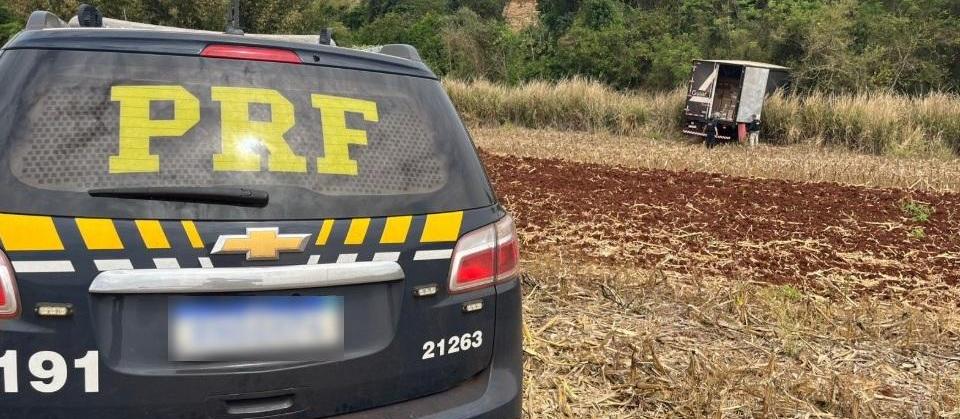 PRF apreende cigarros após perseguição por ruas e avenidas de Maringá