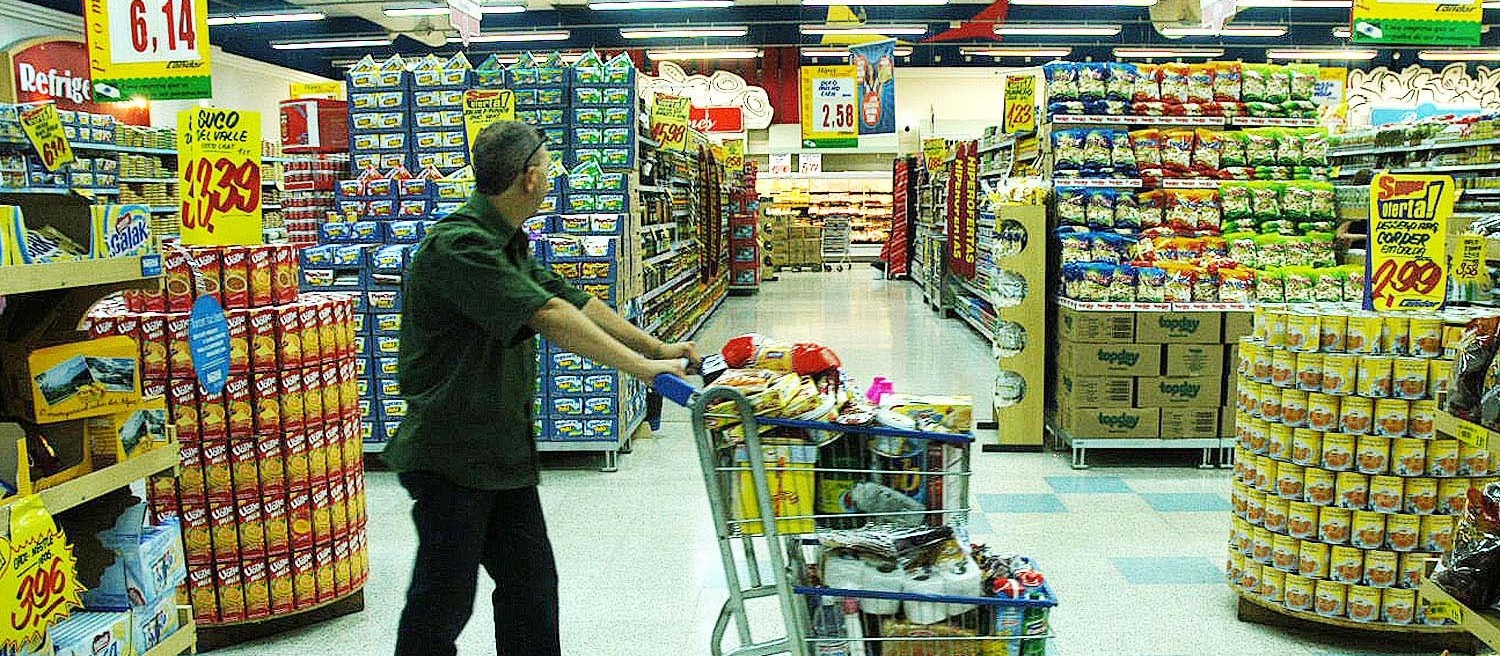 Texto de projeto que regulamenta abertura de supermercados aos domingos confunde e causa polêmica