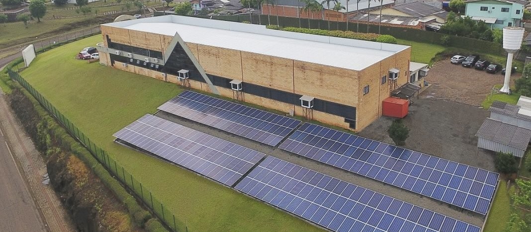 Empresa em Santa Catarina gera energia solar fotovoltaica