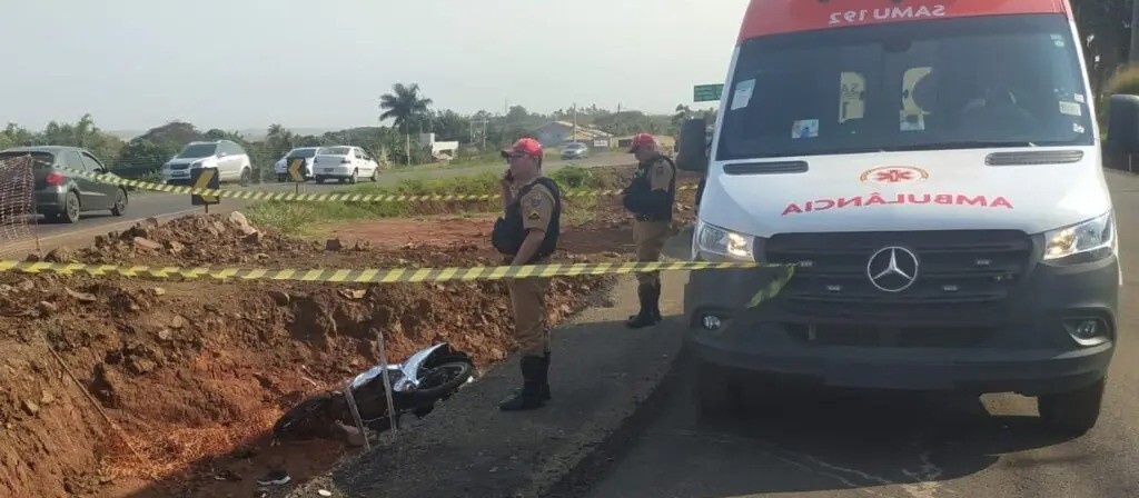 Motociclista é encontrado morto em valeta em Maringá