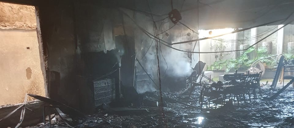 Laudo pericial indica que incêndio em residência começou em lustre