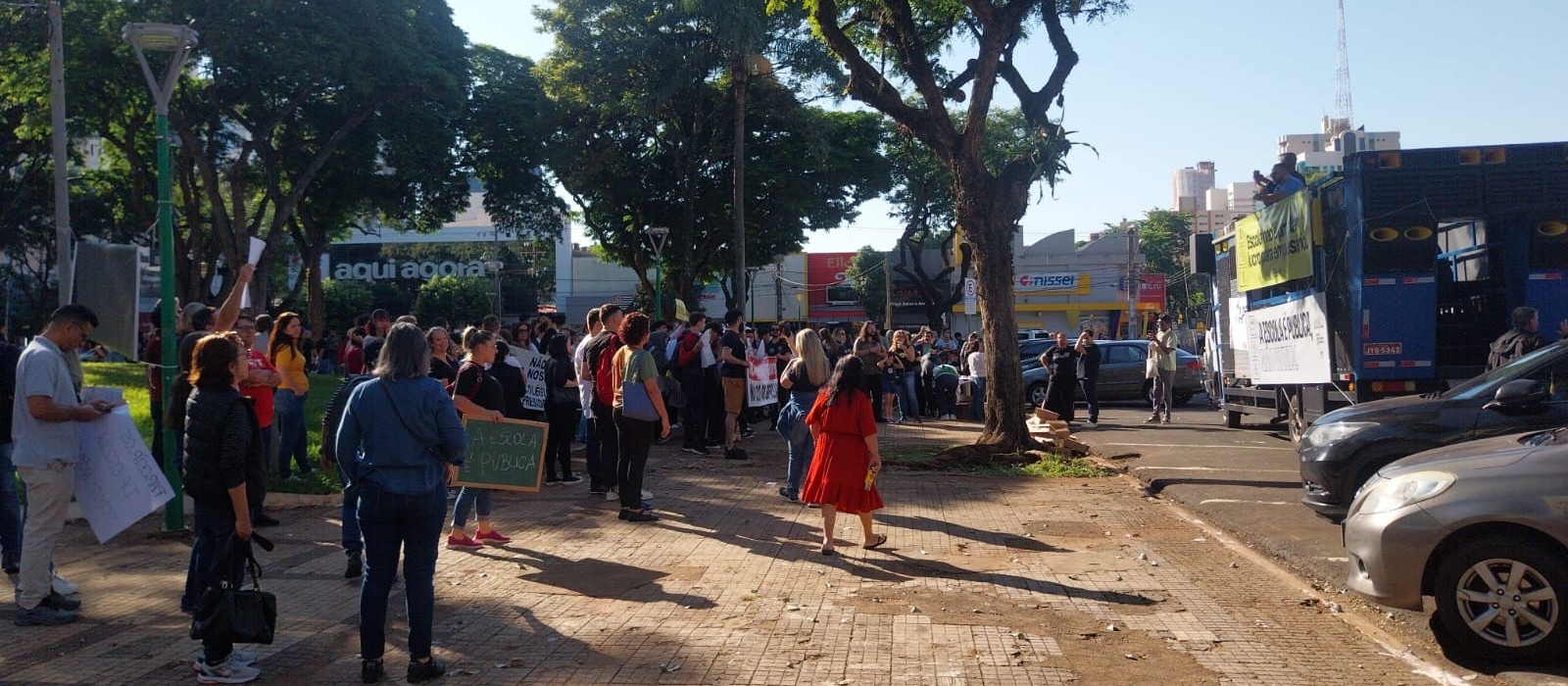 Professores estaduais decidem encerrar a greve da Educação no Paraná