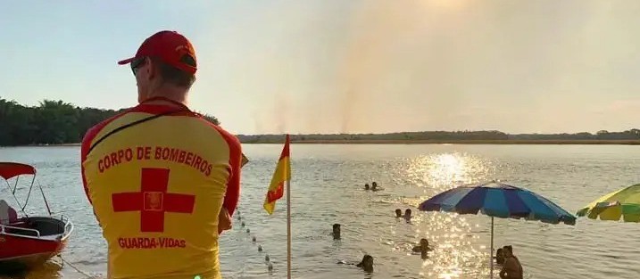 Bombeiros orientam para cuidados nas prainhas do noroeste neste fim de ano