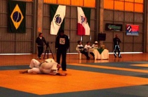 Atletas de vários estados participaram nesse domingo em Maringá da 6ª Copa Singratur de Jiu Jitsu