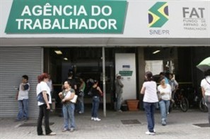 Procura por seguro desemprego na Agência do Trabalhador em Maringá caiu 30%
